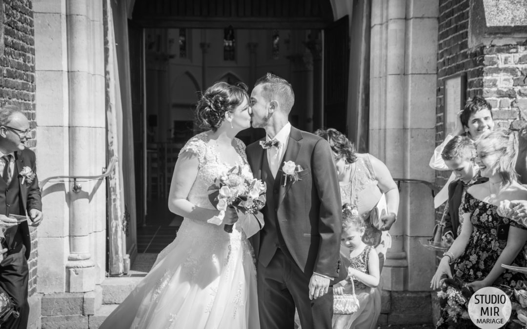 Photographe de mariage : cérémonie des mariés à l’église