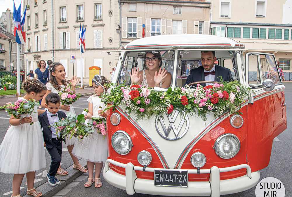 Photographe de mariage : arrivée des mariés à la mairie de Meaux en Seine et Marne