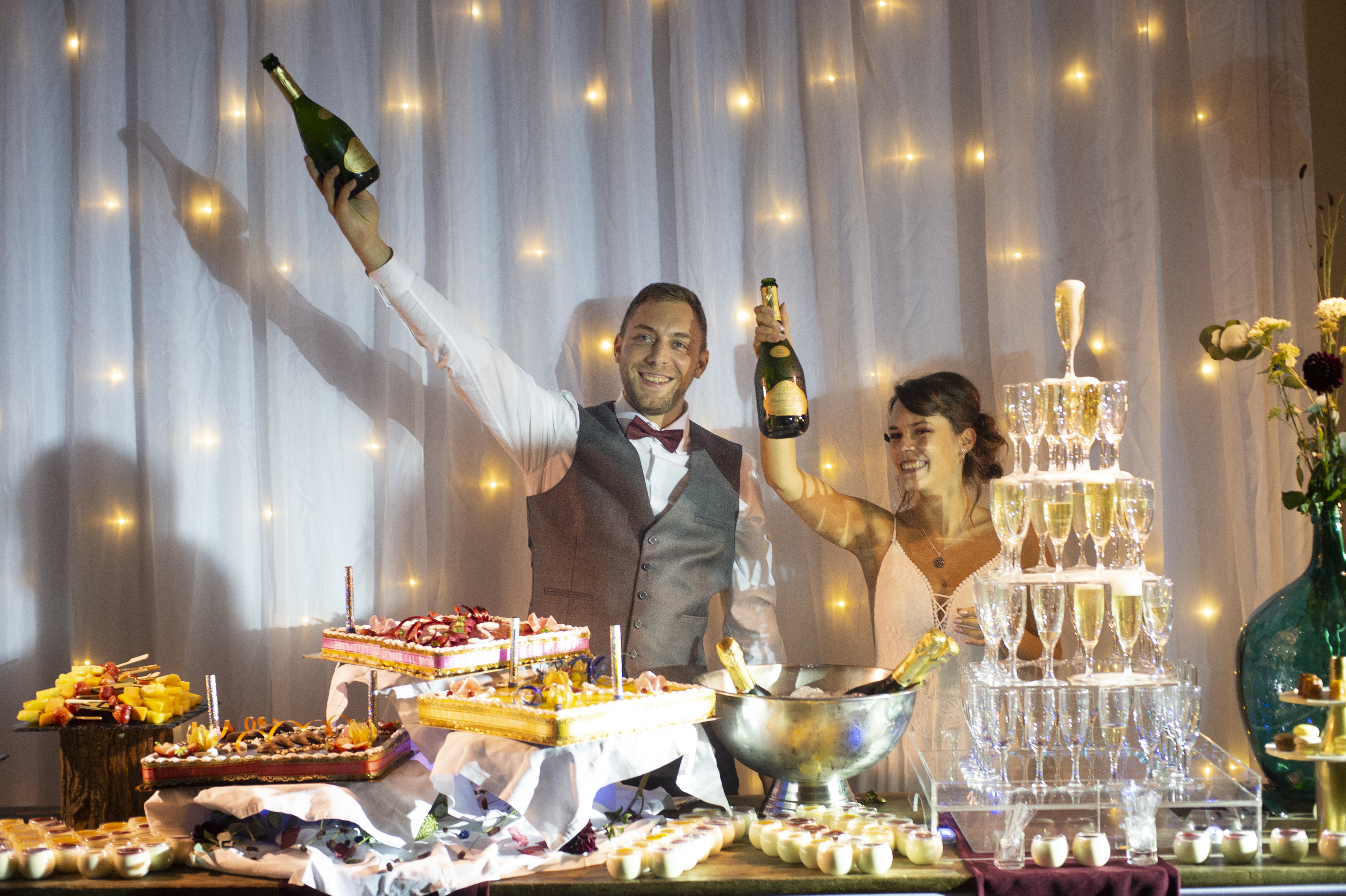 Photographe et vidéaste de mariage dans le 94 : Soirée et pyramide de champagne