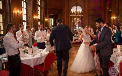 Photographe et vidéaste de mariage en IDF – Entrée en salle des mariés