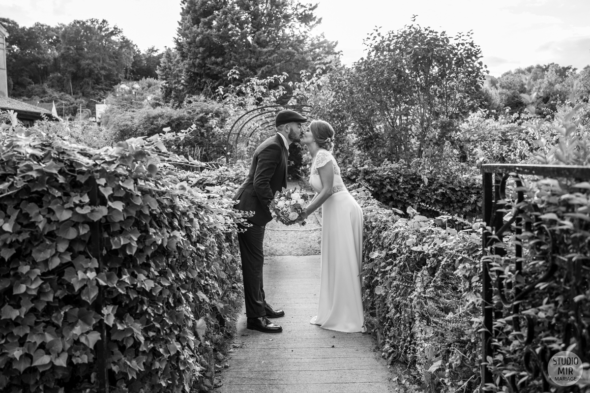 Photographe mariage dans le 94 - Photos des mariés en noir et blanc